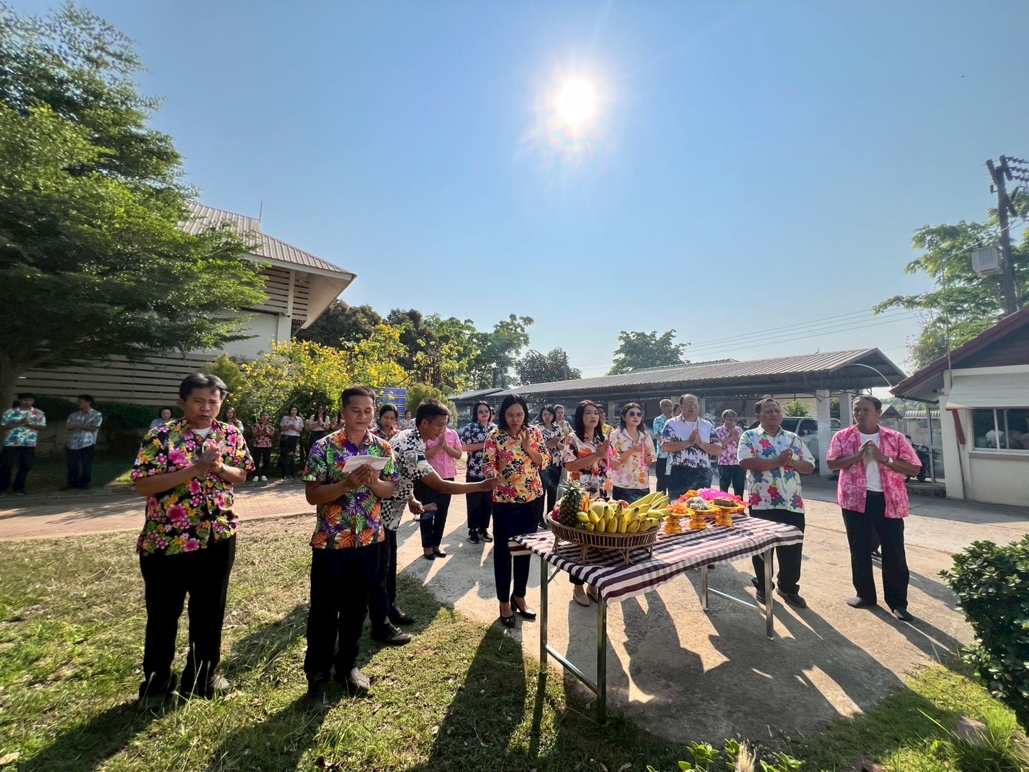 title - ส.ป.ก. ยโสธร จัดพิธีเจริญพระพุทธมนต์ทำบุญถวายภัตตาหารเพลแด่พระสงฆ์ พิธีสักการะศาลเจ้าที่และสิ่งศักดิ์สิทธิ์ประจำสำนักงาน เนื่องในเทศกาลวันขึ้นปีใหม่ไทย